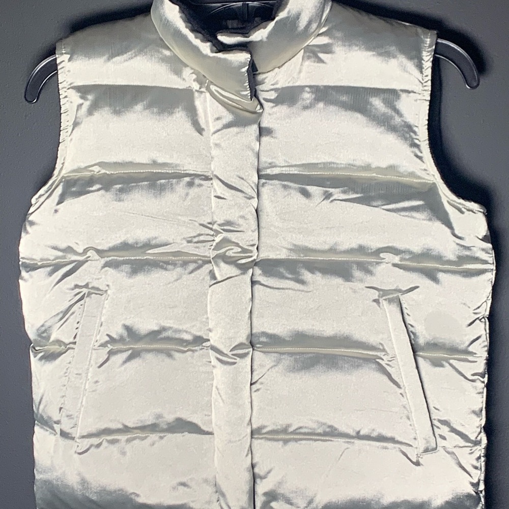METALLIC PUFFER VEST